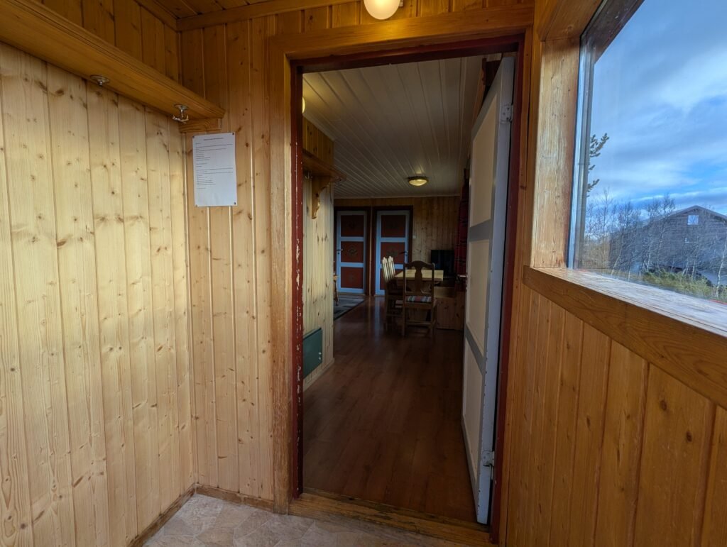 knutebu 04 entrance.